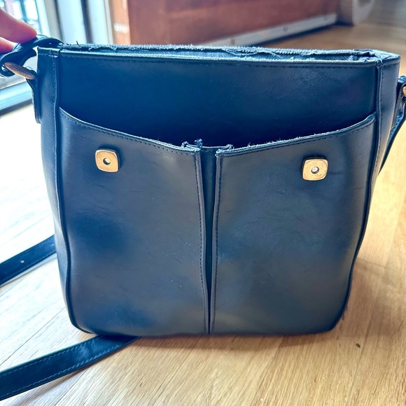 Vintage Liz Claiborne Black Leather crossbody Bag - Picture 3 of 10